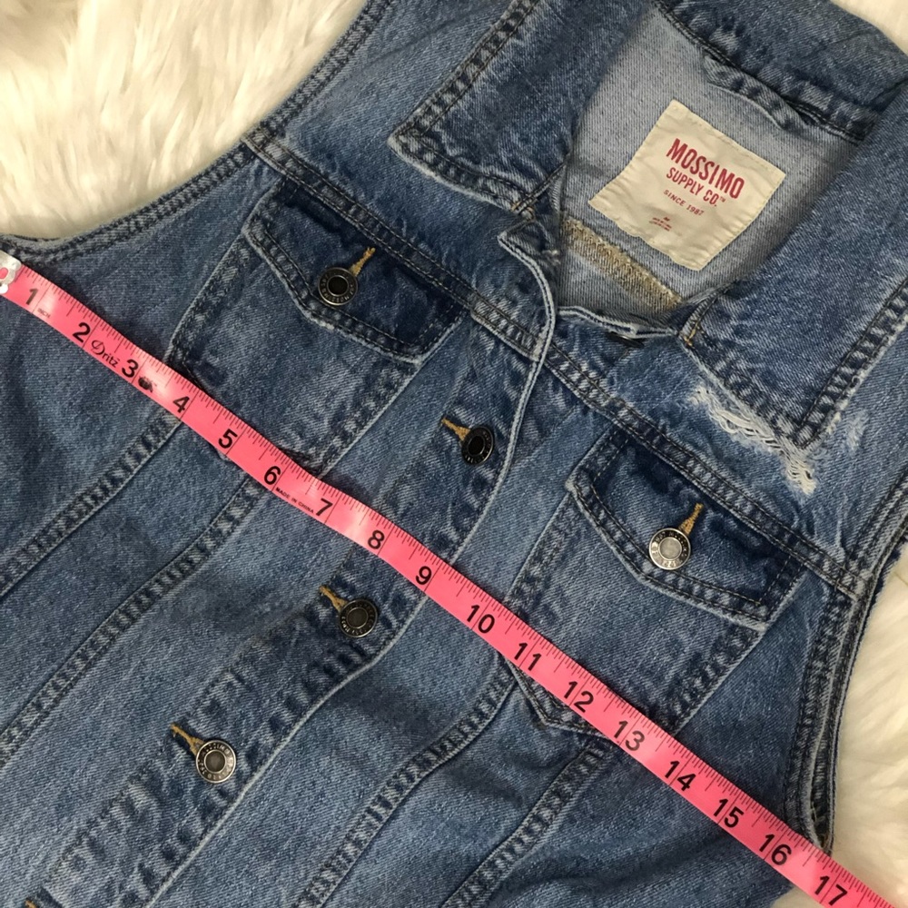 Mossimo Blue Jean Button Up Vest with 4 pockets, Size Medium